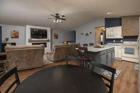 Dining - 215 Red School Ln, Kellogg, MN 55945 photo 2 of 2