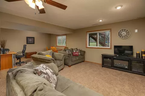 Living - 215 Red School Ln, Kellogg, MN 55945 photo 6 of 7