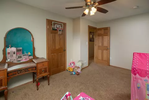 Bedroom - 215 Red School Ln, Kellogg, MN 55945 photo 8 of 8