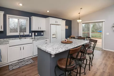 Kitchen - 215 Red School Ln, Kellogg, MN 55945 photo 4 of 5