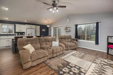 Living - 215 Red School Ln, Kellogg, MN 55945 photo 4 of 7