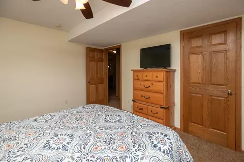 Bedroom - 215 Red School Ln, Kellogg, MN 55945 photo 6 of 8