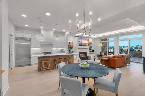 1 Hill Farm Rd #107, North Oaks, MN 55127