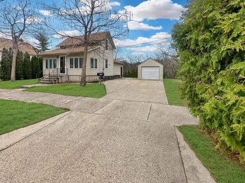 1103 1st Ave NE, Faribault, MN 55021