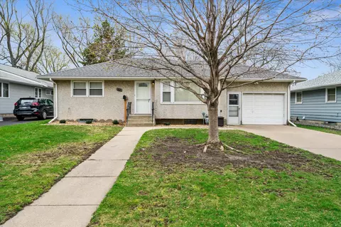 350 Emerson Ave W, West Saint Paul, MN 55118