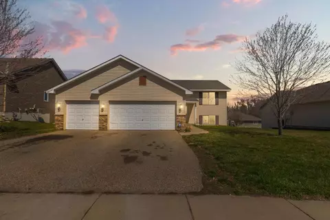 1806 13th St NW, Faribault, MN 55021