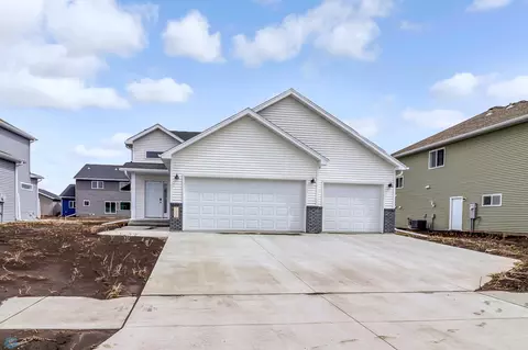7338 28 St S, Fargo, ND 58104