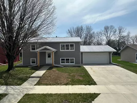 609 3rd St SE, Dodge Center, MN 55927