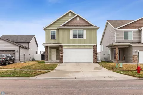 5380 49th Ave S, Fargo, ND 58104