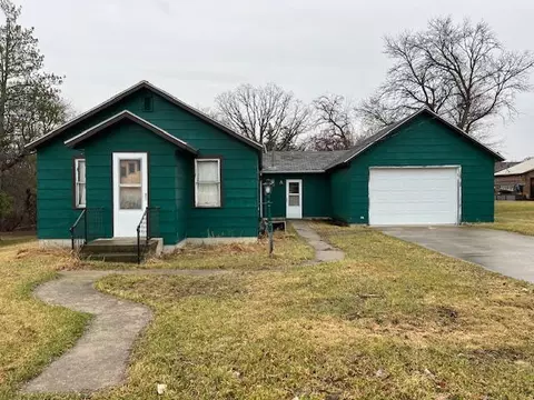 25 Short Ave, Hallock, MN 56728