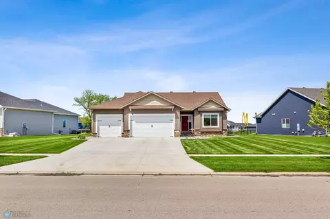 8837 Lost River Rd, Horace, ND 58047