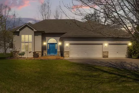1185 S Harte Ave, Rush City, MN 55069