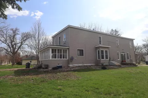 Exterior - 301 W 8th St, Morris, MN 56267 photo 7 of 7
