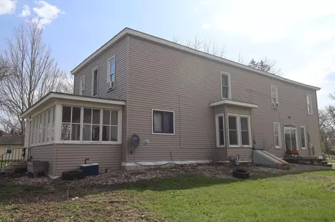 Exterior - 301 W 8th St, Morris, MN 56267 photo 3 of 7