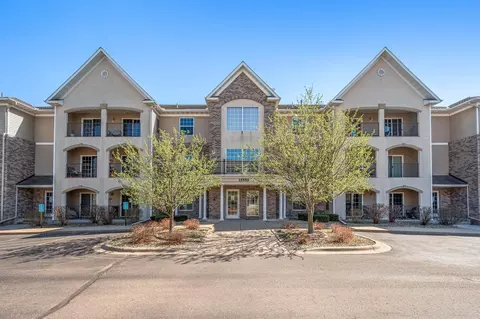 15550 Linnet St NW #1-202, Andover, MN 55304