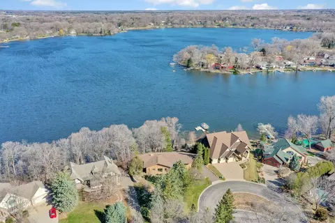 2437 Dianna Ln, Little Canada, MN 55117