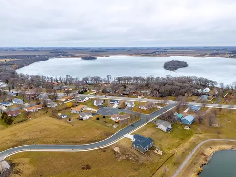 557 Wood Cir, Gaylord, MN 55334
