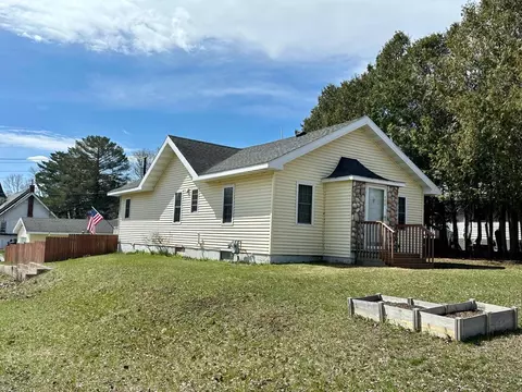 400 3rd St, Moose Lake, MN 55767