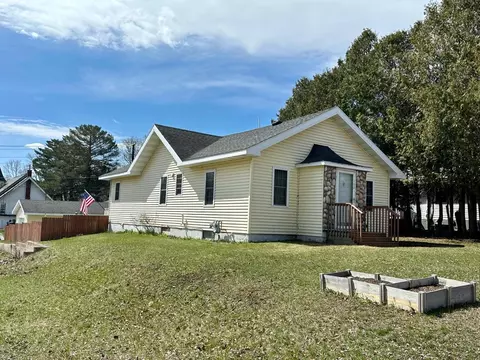400 3rd St, Moose Lake, MN 55767