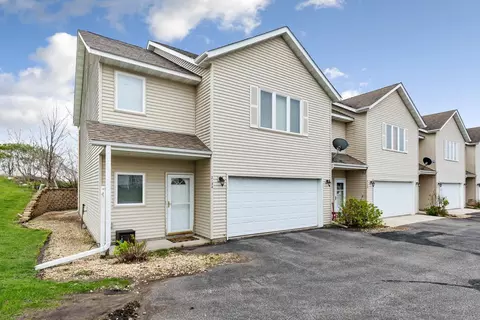 2134 Willow Trl, North Mankato, MN 56003