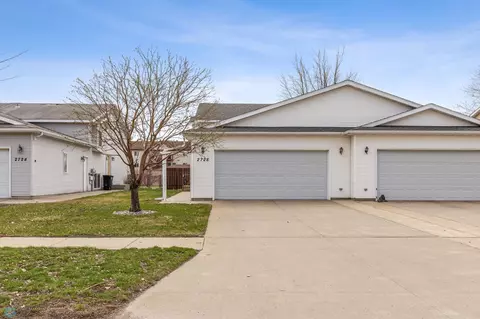 2728 35th Ave S, Fargo, ND 58104