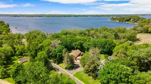13 Echo St, Dellwood, MN 55110