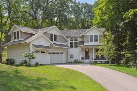 21045 Ivy Ln, Shorewood, MN 55331