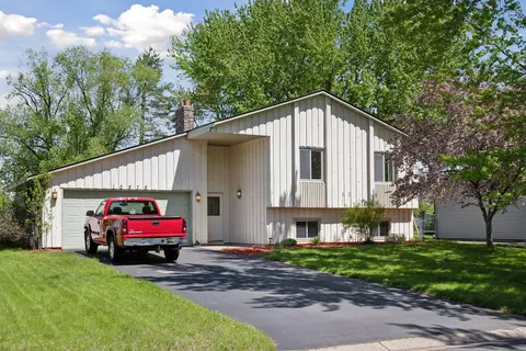 10878 Zopfi Way E, Maple Grove, MN 55369
