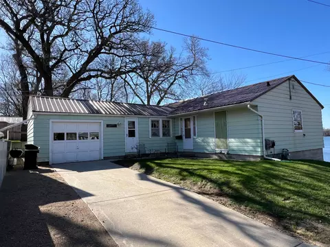 415 W 3rd St, Fairmont, MN 56031