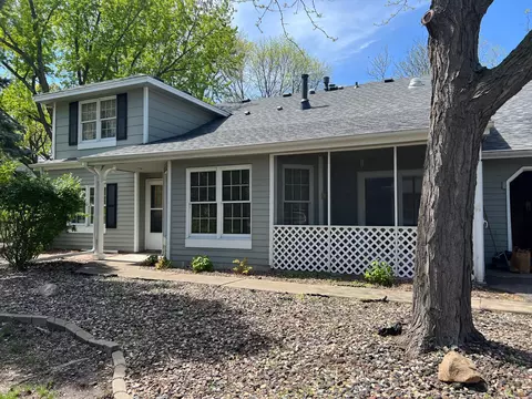 7806 Glenda Ct, Apple Valley, MN 55124