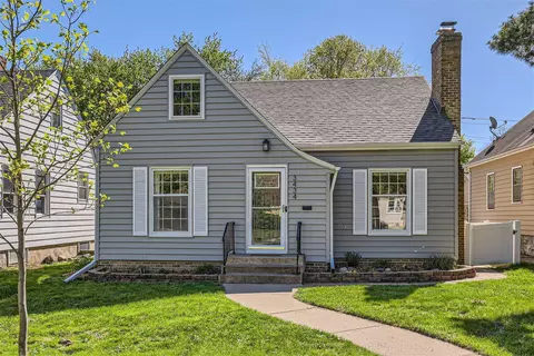 3434 Upton Ave N, Minneapolis, MN 55412