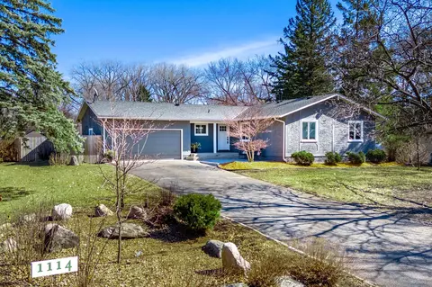 1114 Welcome Cir, Golden Valley, MN 55422