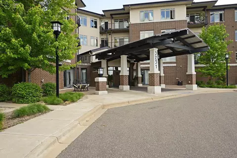 3251 Louisiana Ave S #213, Saint Louis Park, MN 55426