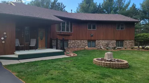 1009 Labarge Rd, Hudson, WI 54016