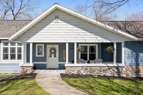 729 220th St, Osceola, WI 54020