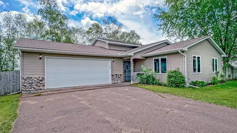 504 1st St SW, Hinckley, MN 55037