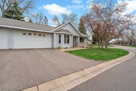 691 Belland Ave, Vadnais Heights, MN 55127