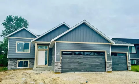 235 Brookestone Dr SE, Rochester, MN 55904