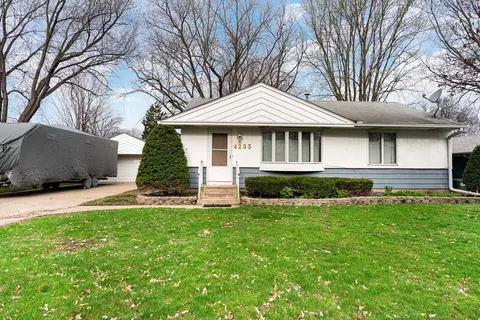 4253 Limestone Dr, Eagan, MN 55122