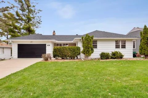 4416 W 58th St, Edina, MN 55424