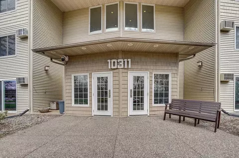 10311 Cedar Lake Rd #107, Minnetonka, MN 55305