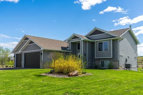 8041 360th St, North Branch, MN 55056