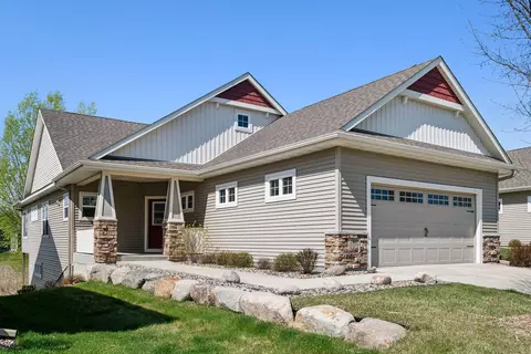 1352 Shadywood Ln, Waconia, MN 55387