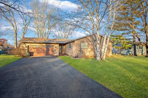 1118 Park Pl NE, Alexandria, MN 56308
