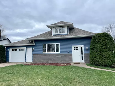 111 N Main St, Altura, MN 55910