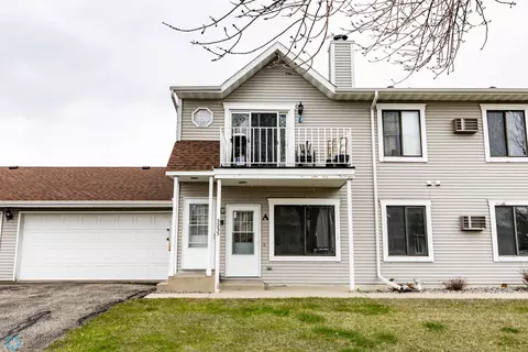 3235 15th Ave S #A, Fargo, ND 58103