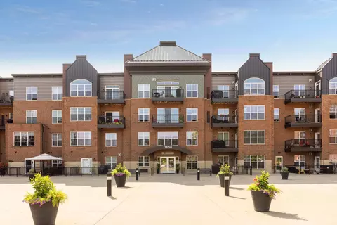 1800 Graham Ave #403, Saint Paul, MN 55116
