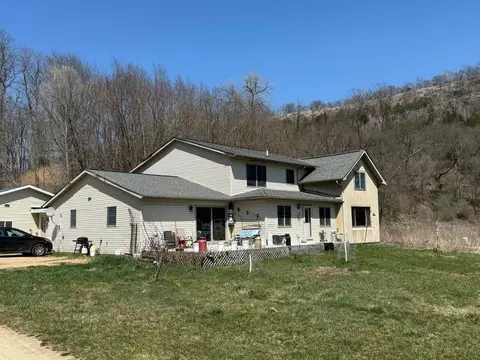 8404 County 4, Houston, MN 55943