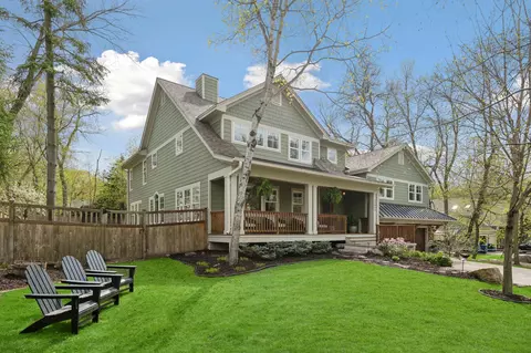 19005 Rutledge Rd, Deephaven, MN 55391