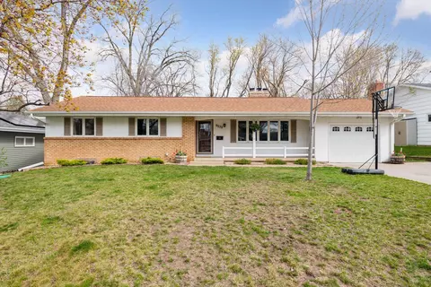 9232 W 23rd St, Saint Louis Park, MN 55426